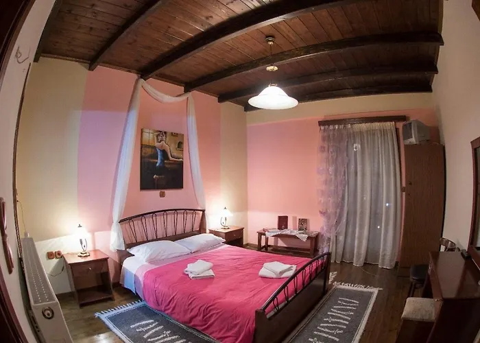 Dione By Open דימיטסאנה